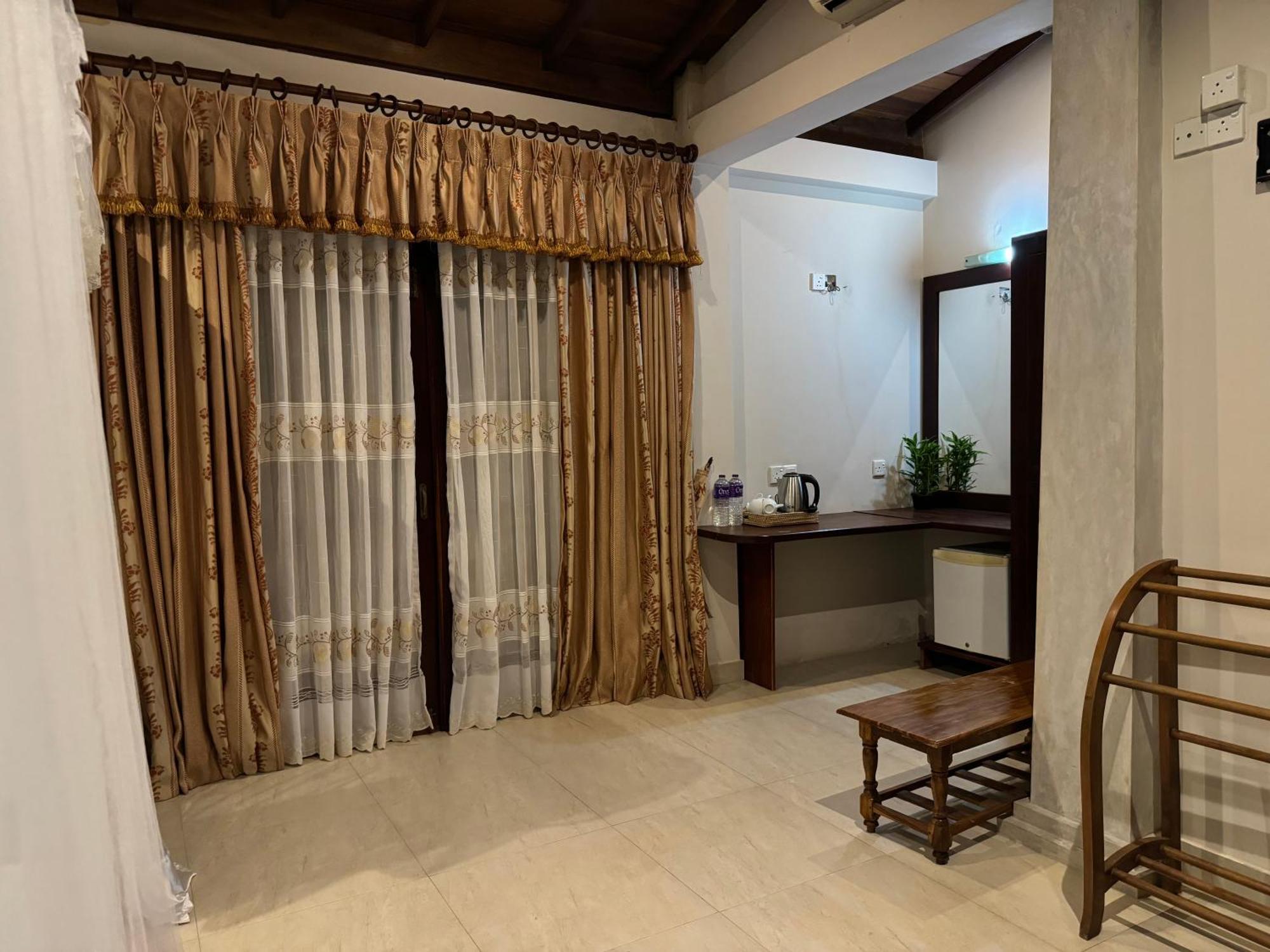 Brinkhouse Guesthouse , Unawatuna Beach Екстериор снимка