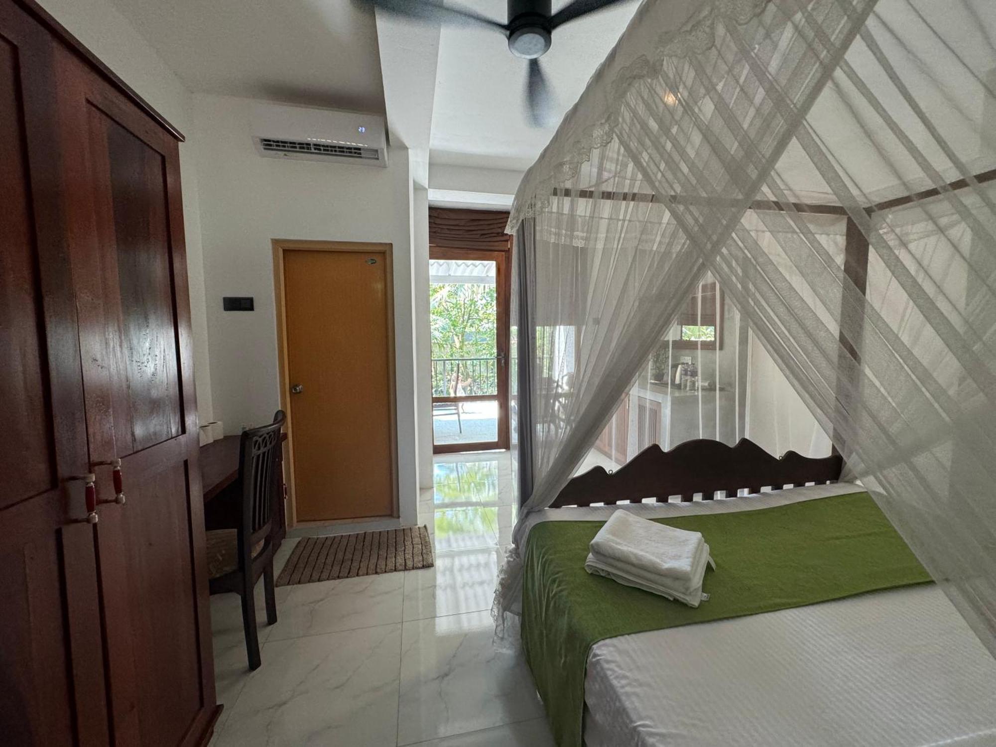 Brinkhouse Guesthouse , Unawatuna Beach Екстериор снимка
