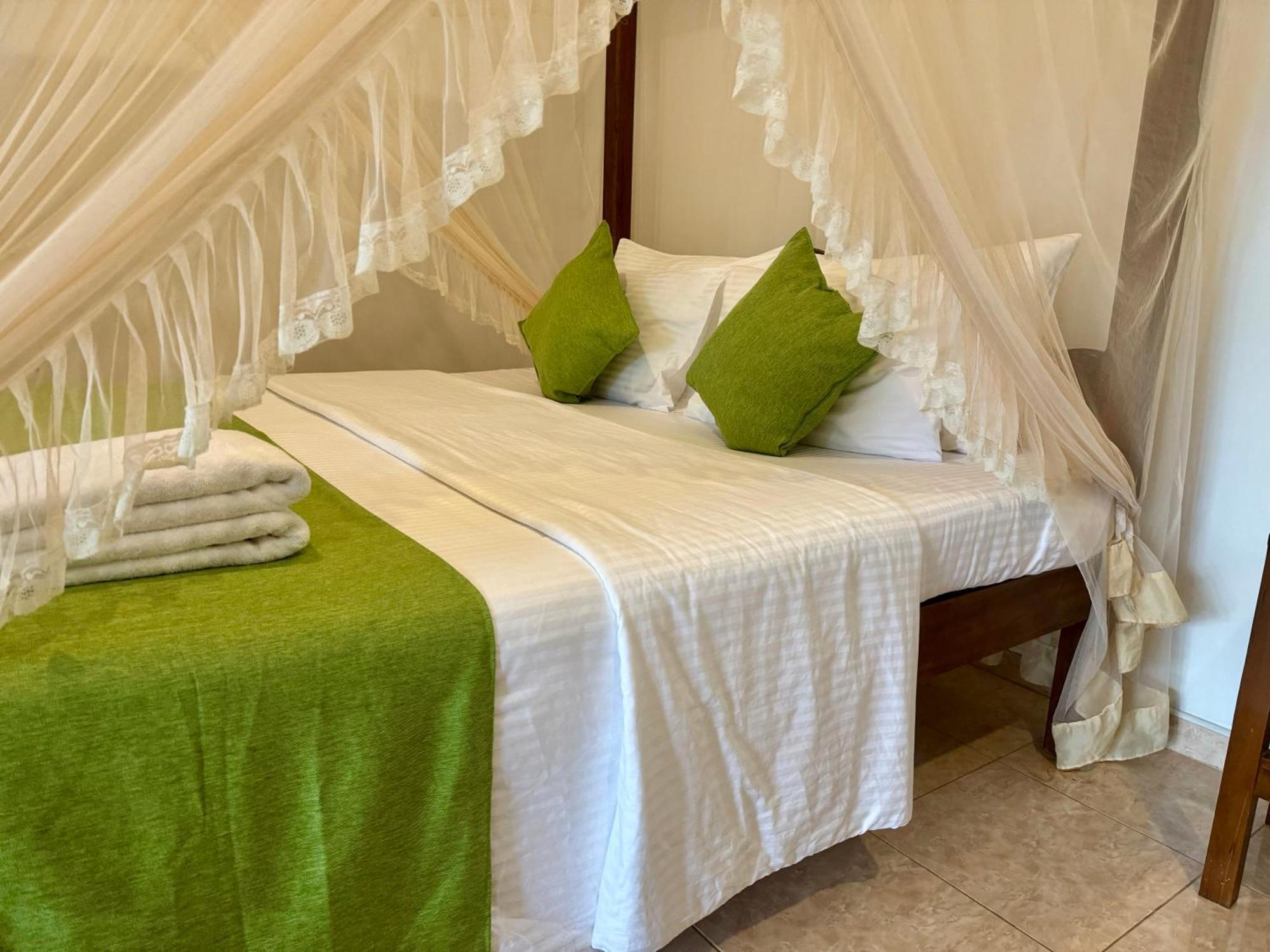 Brinkhouse Guesthouse , Unawatuna Beach Екстериор снимка